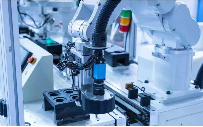 疫情推動工業(yè)企業(yè)智能制造進程，工業(yè)機器人 自動化生產(chǎn)、線上辦公成應(yīng)對利器